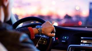 Amerika səfirinin sabiq sürücüsü özünü təqsirli bilmir - Məhkəmə işi 