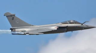 BƏƏ Fransadan 80 qırıcı, 12 helikopter alır