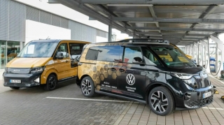 Bu sürücü nə maaş alır, nə də sərnişilə mübahisə edir 