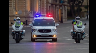 Дорожная полиция предупредила о закрытии в Баку ряда дорог в связи с военным парадом 