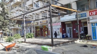 Bakıda daha bir piyada səkisi zəbt edilib  - FOTO