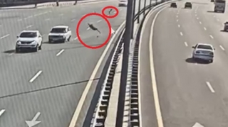 Bakıda dəhşətli qəzaların real görüntüləri - Piyadalar intihar edir REAL VİDEOLAR 