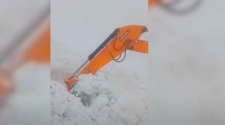 Kəlbəcər və Laçında yolları fasiləsiz rejimdə qardan təmizlənir  - VİDEO