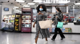 İngiltərədə də maska qadağası tətbiq olundu:  Cəriməsi 215 manat - FOTO 