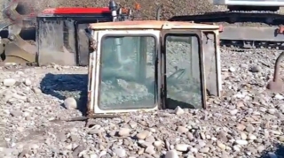 Ağdaşa sel gəldi, traktorlar çınqıl altında qaldı - VİDEO