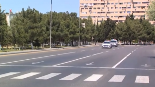 Polis Sumqayıtda edilən sərt karantin rejimini qaydalarına nəzarət edir  - VİDEO