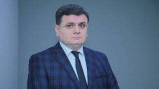 “Sıxlığın qarşısını almaq üçün komendant saatının vaxtını uzatmalı, metronu açmalıyıq...” 