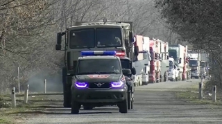 Rusiya sülhməramlıları Şuşaya gedən avtomobil karvanını müşayiət edib  - VİDEO - FOTO