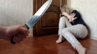 Şəkidə kişi arvadını qətlə yetirdi 