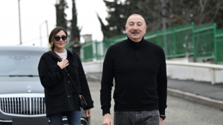 Prezidentlə xanımı Gürcüstana getdi 