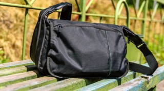 Охранник мэра Лондона забыл на улице полную оружия сумку 