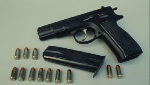 Bakıda “KİA”dan tapança və 1 ədəd patron darağı aşkarlanıb