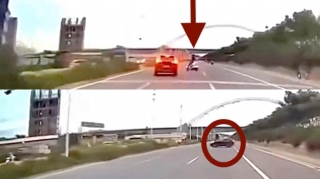 Sola düzgün dönməyən moped sürücüsü ölümcül təhlükə  yaratdı  - ANBAAN VİDEO