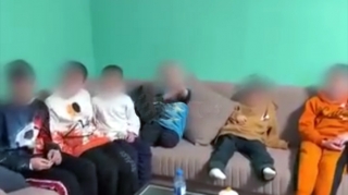 Doqquz uşaqdan 6-sı palçıqla oynadıqdan sonra çiməndə zəhərlənib - VİDEO 