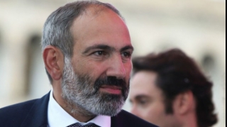 Müxalifət Paşinyanın yaşadığı küçəni bağladı