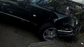 Cəlilabadda minik avtomobili aşdı: 5 nəfər xəsarət aldı 