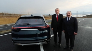 "Togg"dan xidməti avtomobil kimi istifadə edən ilk şəxs görün kimdir  - FOTO