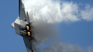 Qırıcı təyyarə qəzaya uğradı - İranda 