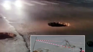 Şəhərin mərkəzində sürücülər üçün təhlükə - Kanalizasiya lükləri ... - VİDEO 