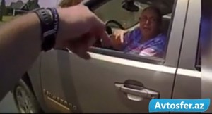 Yol polisi tabesizlik göstərən yaşlı qadın sürücünü güllələyib qandalladı – VİDEO