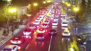 Bakıda BU YOLLARDA  sıxlıqdır - SİYAHI   - FOTO