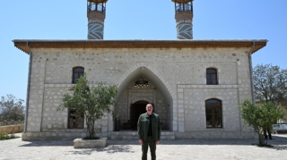 Prezident Qiyaslı kəndindəki məscidin binasının açılışında - FOTOLAR 