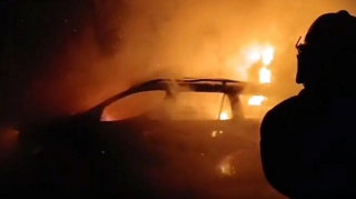 Ağdamda minik avtomobili yanıb 