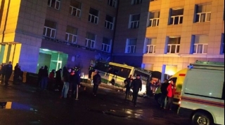 Rusiyada avtobus universitet binasına çırpıldı: Ölənlər var   - VİDEO
