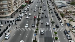 Bakıda "gizlənqaç" oynadan keçid:  Sürücülər üçün sürpriz, piyadalar üçün təhlükə mənbəyi - VİDEO 