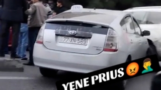 “Prius”  bu avtomobillə də toqquşdu  - VİDEO