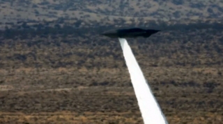 Naməlum təyyarə görənləri heyrətləndirdi - FOTOLAR 