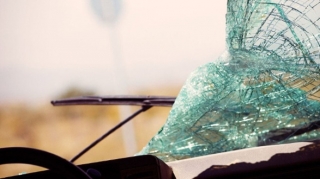 В Гёранбое автомобиль сбил двух девочек-подростков 