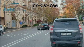 Evə tələsən sürücü yolunu qısaltmaq üçün qayda pozdu - 77-CV-766 - VİDEO