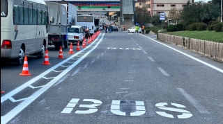 Avtobus zolağında sərnişin mindirib-düşürəndə nəyə diqqət edilməlidir? - EKSPERT 