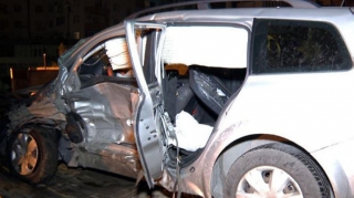 Bakıda iki avtomobil toqquşub, ağır xəsarət alanlar var - FOTO - VİDEO 