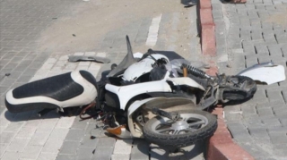 Bakıda "Prius" mopedlə toqquşdu, ölən var 