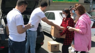 "Dəstək Olaq" İctimai Birliyi və Buta.ws saytı aztəminatlı ailələrə Ramazan sevinci yaşadıb  - FOTO