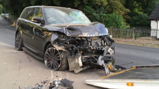 “Toyota” və “Land Rover” toqquşdu:  Sıxılı vəziyyətdə qalan şəxs xilas edildi   - VİDEO