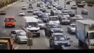 Bu prospektdə tıxac yaradan sürücülər kamera ilə bu cür cərimələnir  - VİDEO