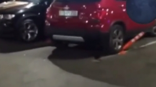 "Bravo"nun dayanacağında parklanmanın "anasını ağladan" sürücülər  - VİDEO