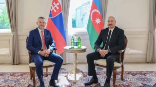 Prezidentlərin təkbətək görüşü oldu 