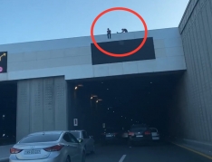 Bakıda dəhşət saçan görüntü:  Uşaqlar ölümün bir addımlığındadır - VİDEO 