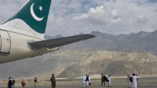 Pakistanda hava limanları yenidən bağlandı 