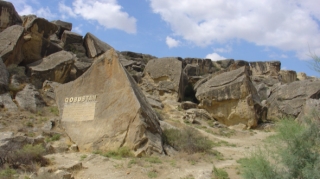 Qobustan qayalıqlarında meyit tapıldı