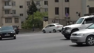 Bakıda təhlükəli küçə: Hər an qəza ola bilər - VİDEO 