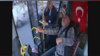 Sürücü infarkt keçirtdi, avtobus zəncirvari qəza törətdi   - VİDEO