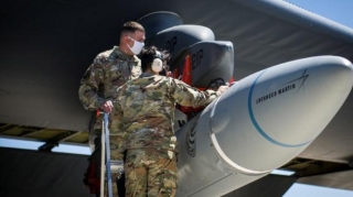 ABŞ Çinlə hipersəs silahlanma yarışında olduğunu açıqlayıb