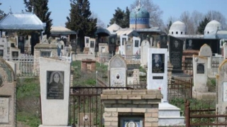 Deputat pensiya yaşına görə qəbiristanlıqda monitorinq apardı