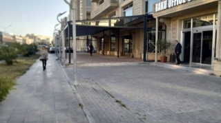 Daha bir restoran səkini zəbt etdi  - FOTO