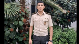 Azad olunan əraziyə bayraq sancarkən şəhid olan bölük komandiri  - FOTO